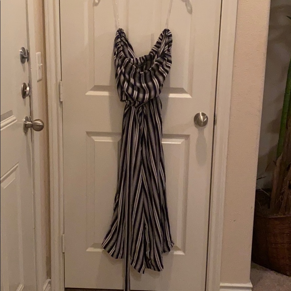 Black and white striped pants it to 211